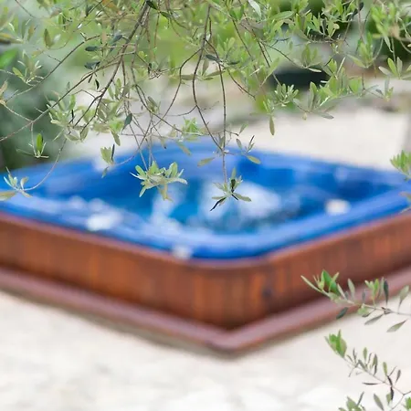 House Jano In Makarska, Jacuzzi 别墅